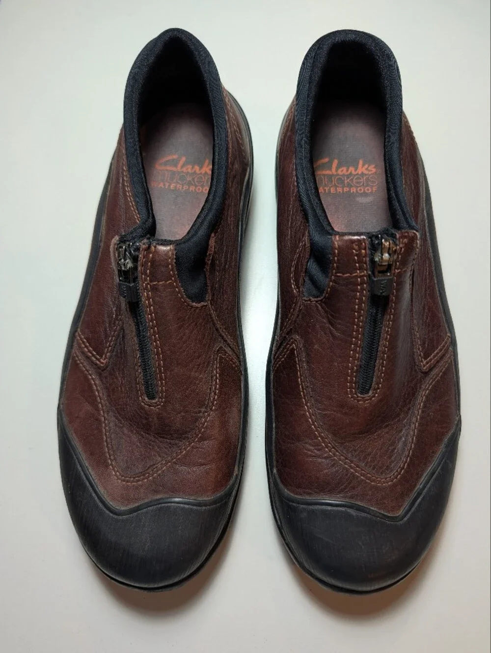 Clarks Muckers Brown Leather Slip-On Waterproof Loafers with Front Zipper Size 9